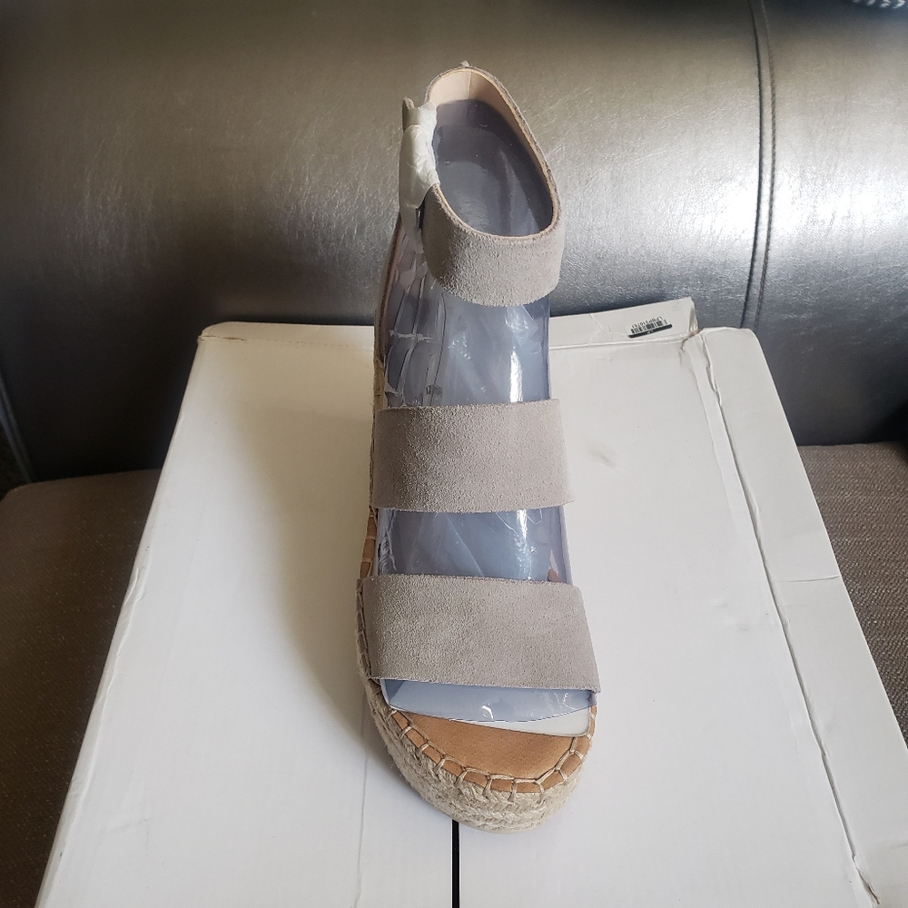 Shoes - Picture 2 of 3